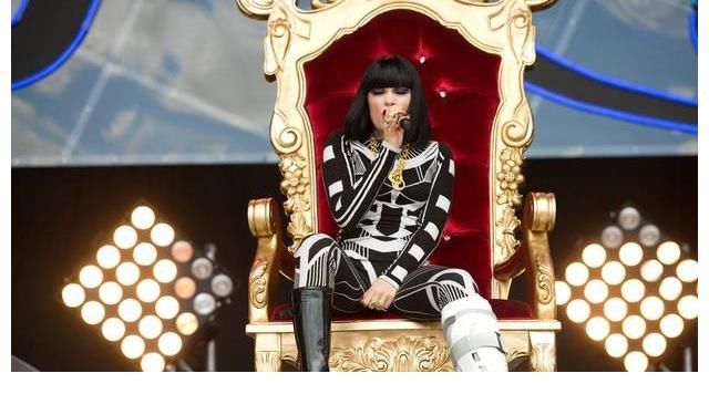 结石|Jessie J 更新病情,没有一天不痛,结石姐这些年,真让人心疼