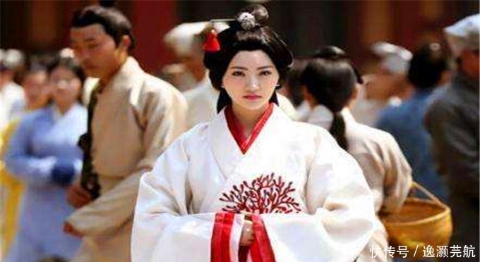 称帝|曹操称帝，身边美女无数，为何还要救回她？