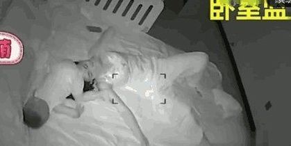 妈妈|回家老公回放监控, 看到老婆睡觉时尴尬画面, 网友: 辛苦