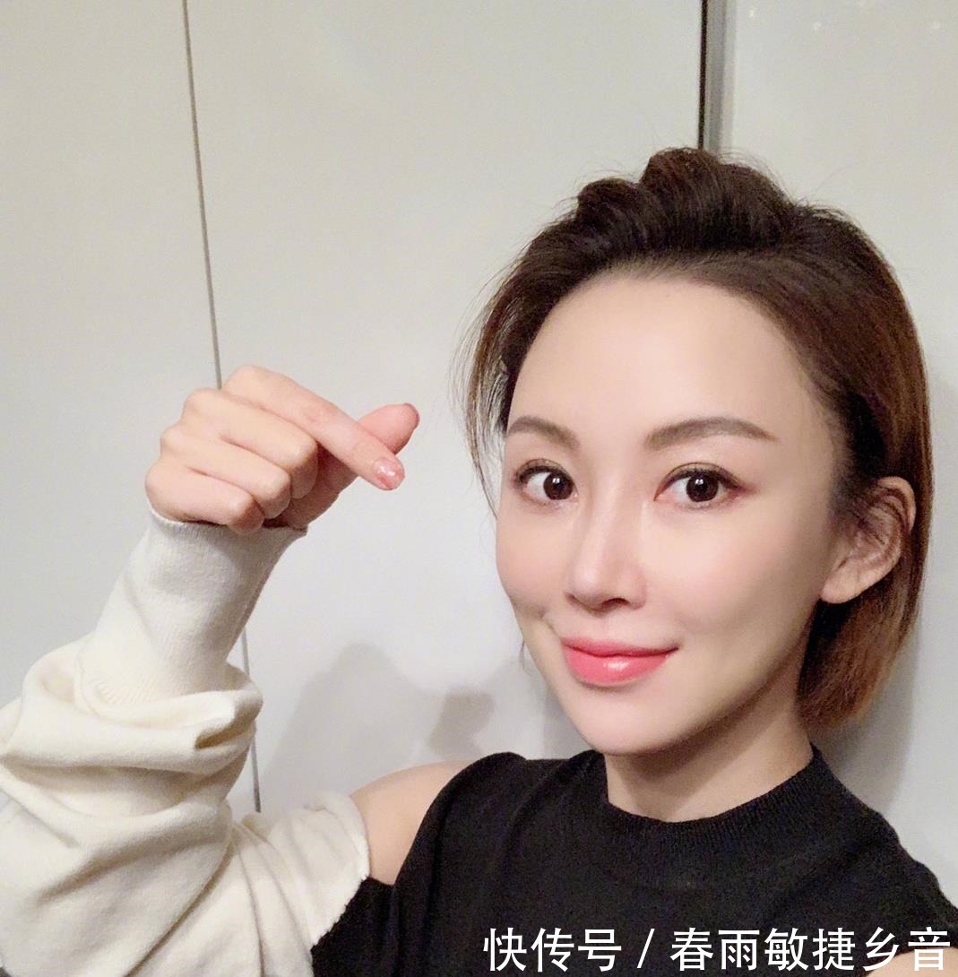 综艺栏目|潘晓婷综艺栏目大秀球技,完美打造时尚感,粉丝的留言很温馨!