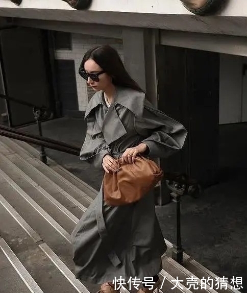 外套不要太多,有这“2款”就够了!洋气显瘦,时髦女生都在穿