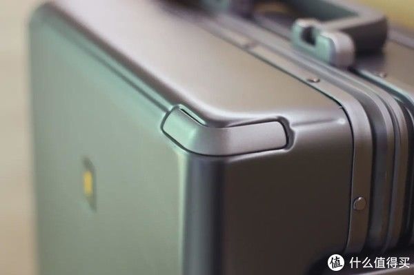 系列|坚固耐磨颜值在线，地平线8号POWER系列旅行箱体验