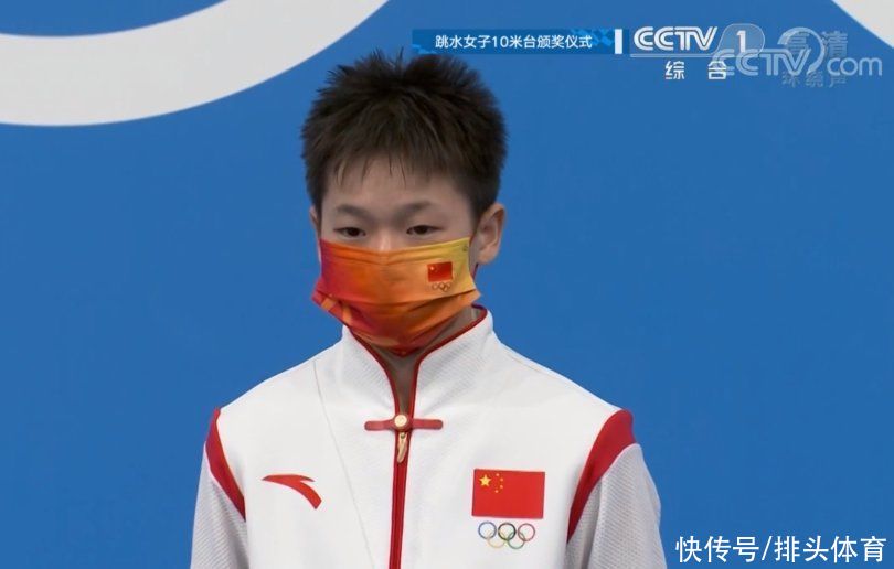 金牌|14岁全红婵紧张，“长枪短炮”对着她！戴上金牌后，挥手笑眯眼