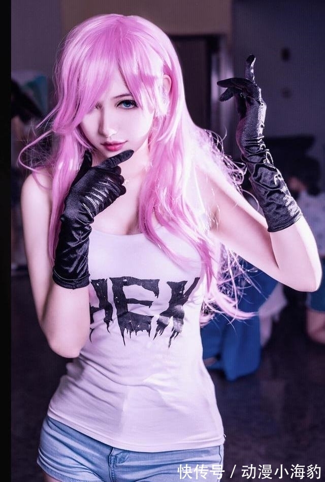 漫画|最美的四张狂,最“肉”的刮骨刀,夏禾走出次元壁,漫画腿美爆