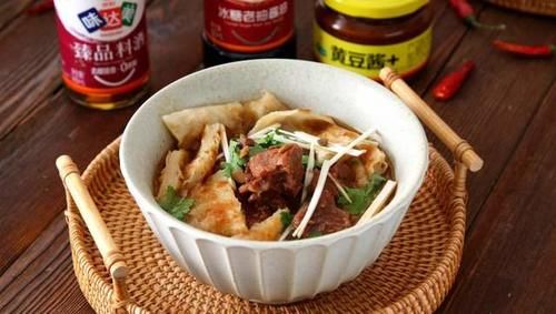 牛肉罩饼河北特色小吃，肉质肥美香醇，看着都能流口水