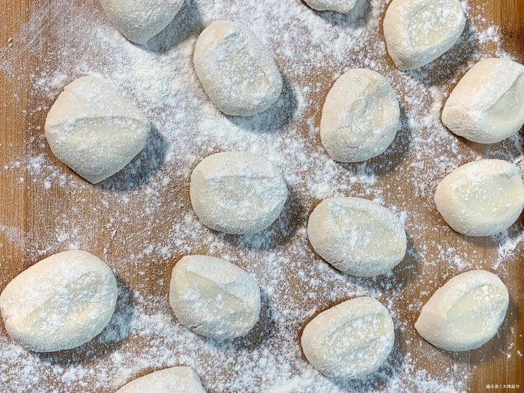 学会了可以摆摊的韭菜粉丝煎包教程，简单好学，内附馅料配方