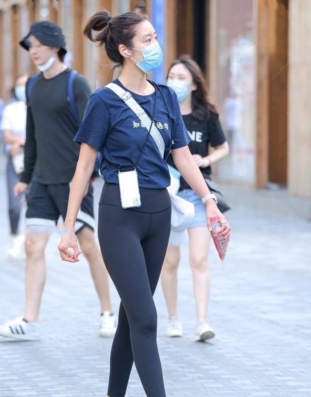 谁还没穿过打底裤别太得意忘形,穿搭稍有不慎,可能前功尽弃