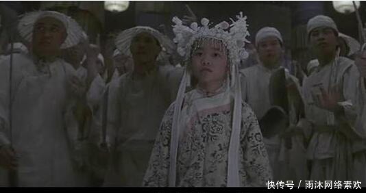 嘉庆|嘉庆年间，他们72人攻入紫禁城，射出的箭镞至今插在匾额上！