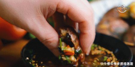 玉米面菜团子，不和面，不揉面，滚一滚就下锅，减肥也能管饱吃