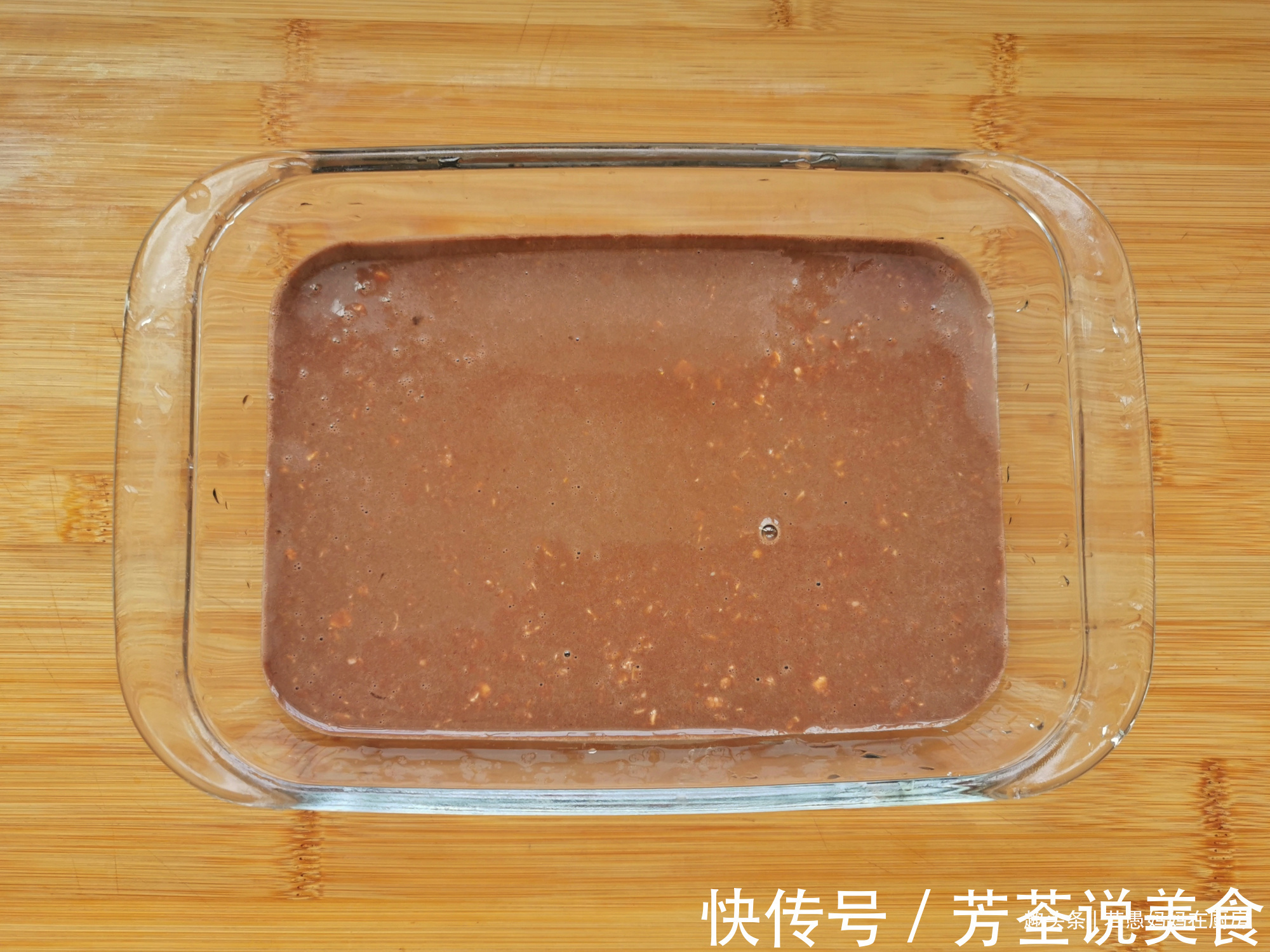家里没面粉了,一碗燕麦,两个鸡蛋,搅一搅做成早餐饼,低脂饱腹