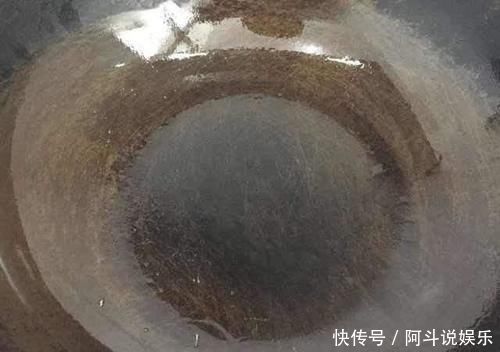 炒菜|炒菜时老是粘锅怎么办?大厨教你这一招,保证以后再也不粘锅了!