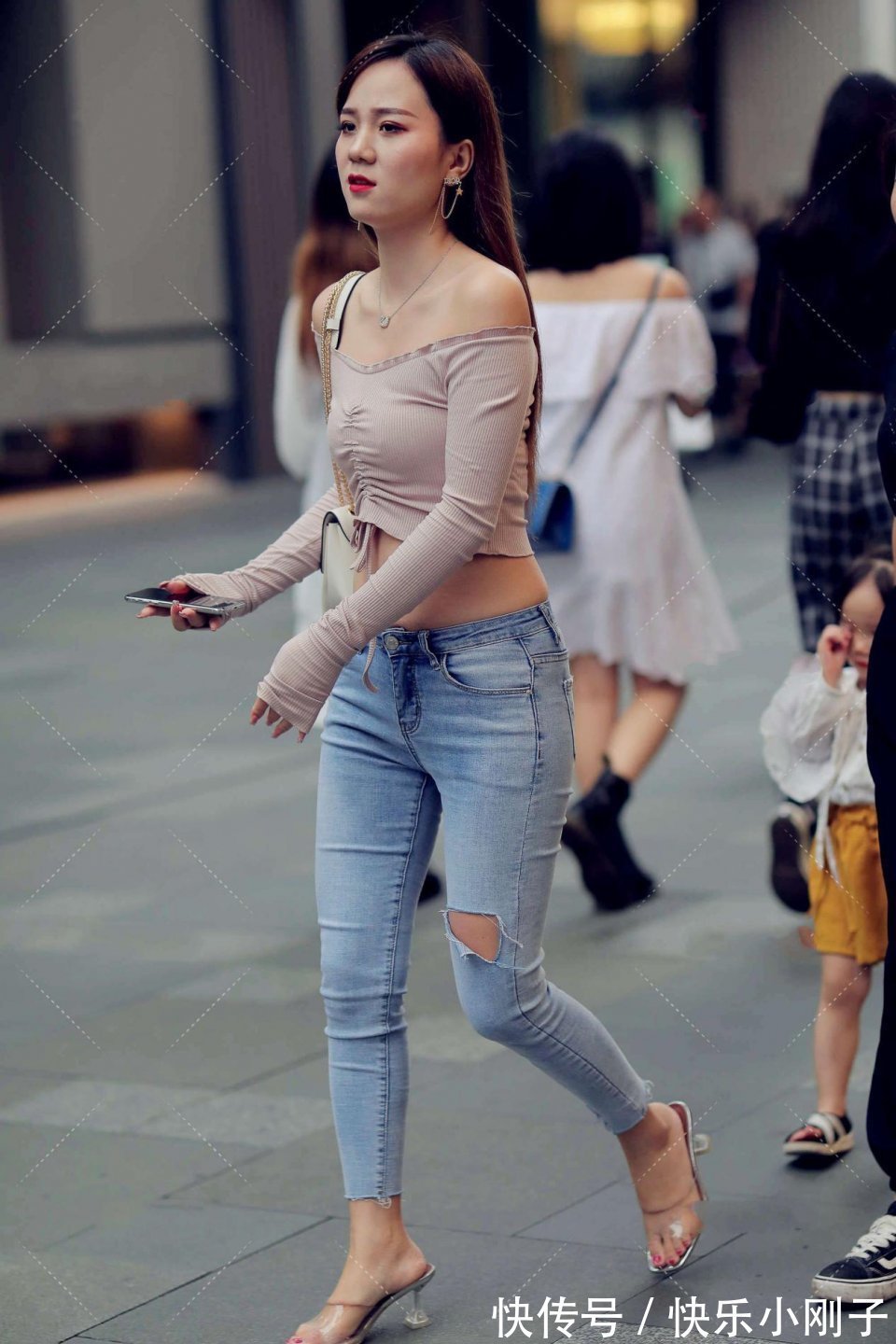 高跟鞋|看完才知道什么是微胖才是正品,虽然肚子上有点肉,完全不是缺点