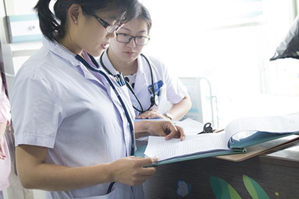 肠胃|孩子不到2岁,3种辅食还不能喂,吃多了容易脾虚积食,影响长个