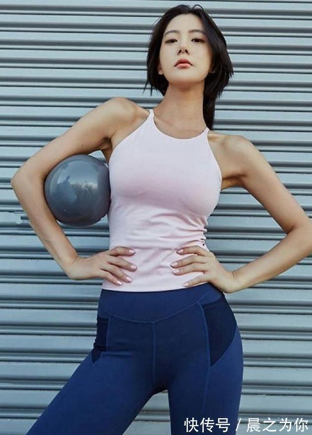 美女 时尚穿搭:甜美有型的打底裤美女,展现女人时尚魅力!