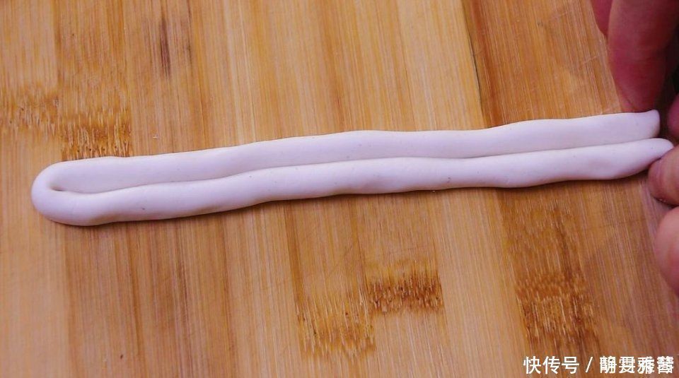 白糖和糯米粉还能这么吃,第一次吃就吃上瘾了,外酥里糯