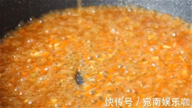 白菜|白菜浑身都是宝，教你秘制做法，不炒不炖，鲜嫩多汁，营养丰富