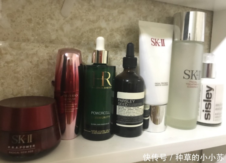 肤感|超市里“最不起眼”的几款护肤品,穷人看不起,有钱人却成箱买