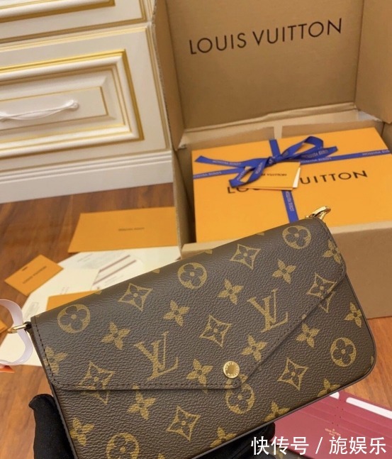 LV 大牌链条包,就服这款LV老花三合一,不仅好看更是气质十足