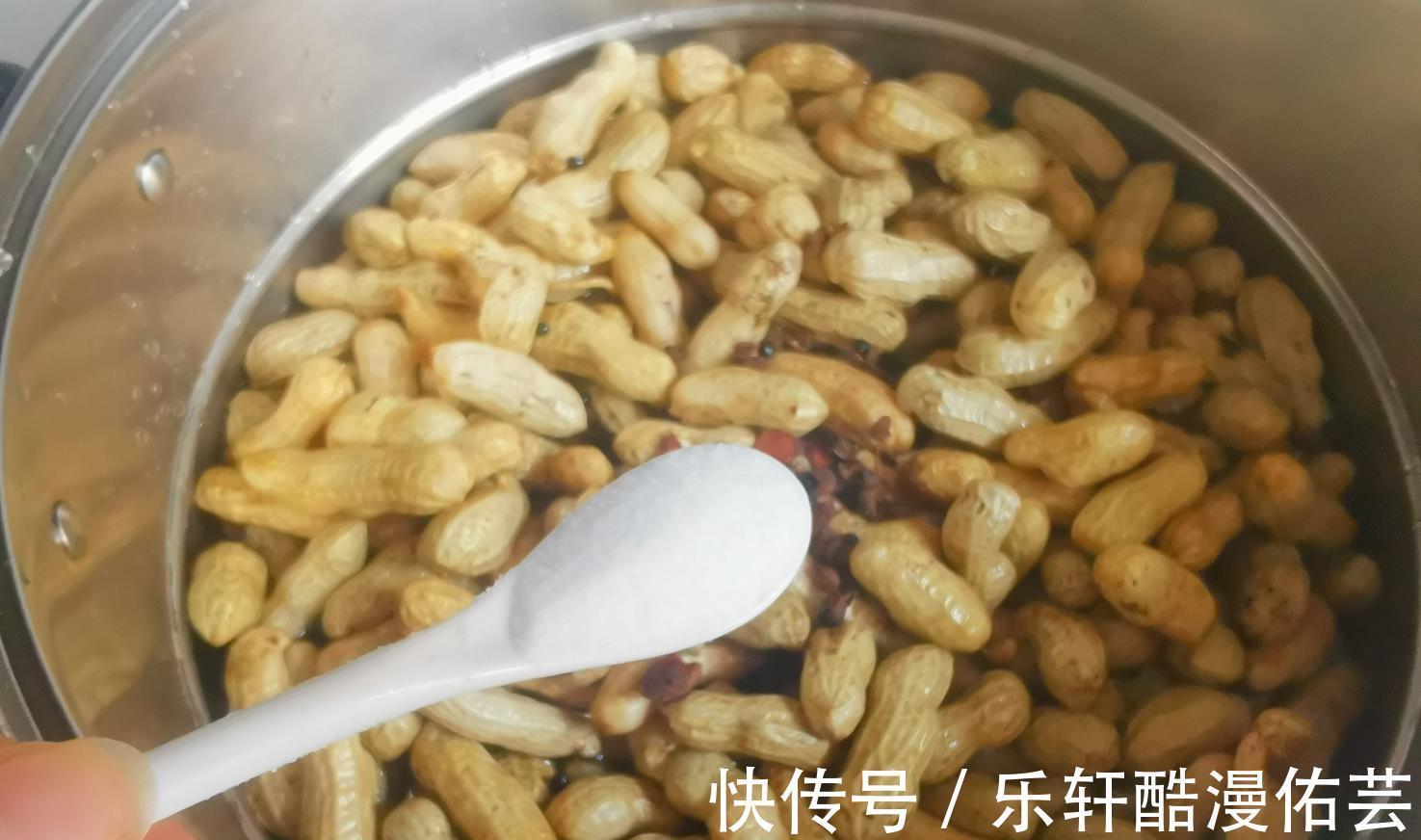 鲜花生|夏天多吃它,这季节正当时,遇到多买些冻到冰箱慢慢吃,特省事