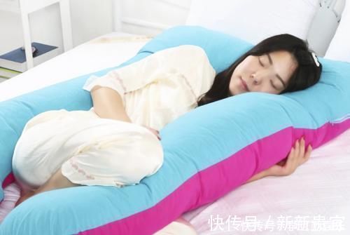 宝宝|孕妈平躺睡觉时,胎宝宝是啥感受?怀孕时期不同,孕妈睡姿讲究大
