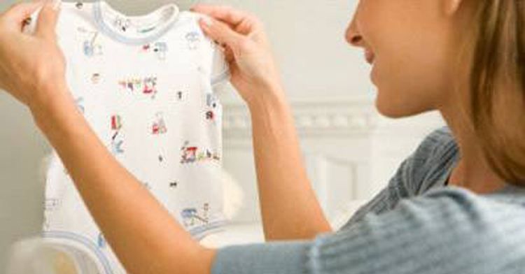 小宝宝|冬季,给宝宝穿连体衣好还是分体衣好?宝妈选对了,娃更少生病