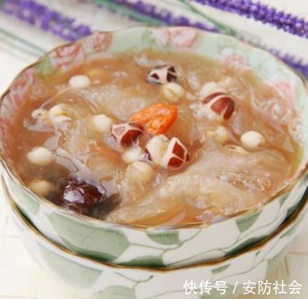 薏仁|银耳和此物一起煮，气血足了，湿气没了，肝也越来越干净！