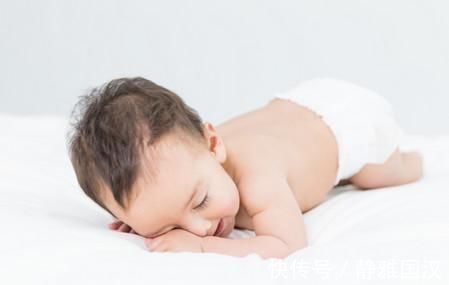 脊椎|父母要经常抚摸孩子这几个位置,孩子不仅睡得香,大脑也会更聪明