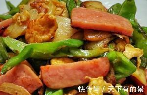 家常快手菜,青椒土豆炒火腿鸡蛋,荤素都有,简单营养,超下饭