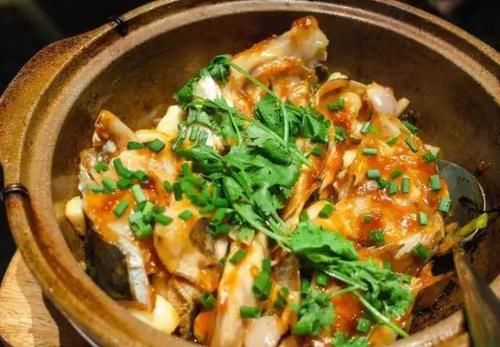 美食推荐：香煎茄盒，砂锅鱼头，豆角炒肉丝，蒜蓉开背虾的做法