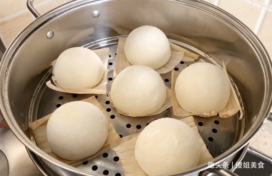 秋天发面，掌握1点，8分钟发满盆，蒸出的馒头比面包还香特好吃