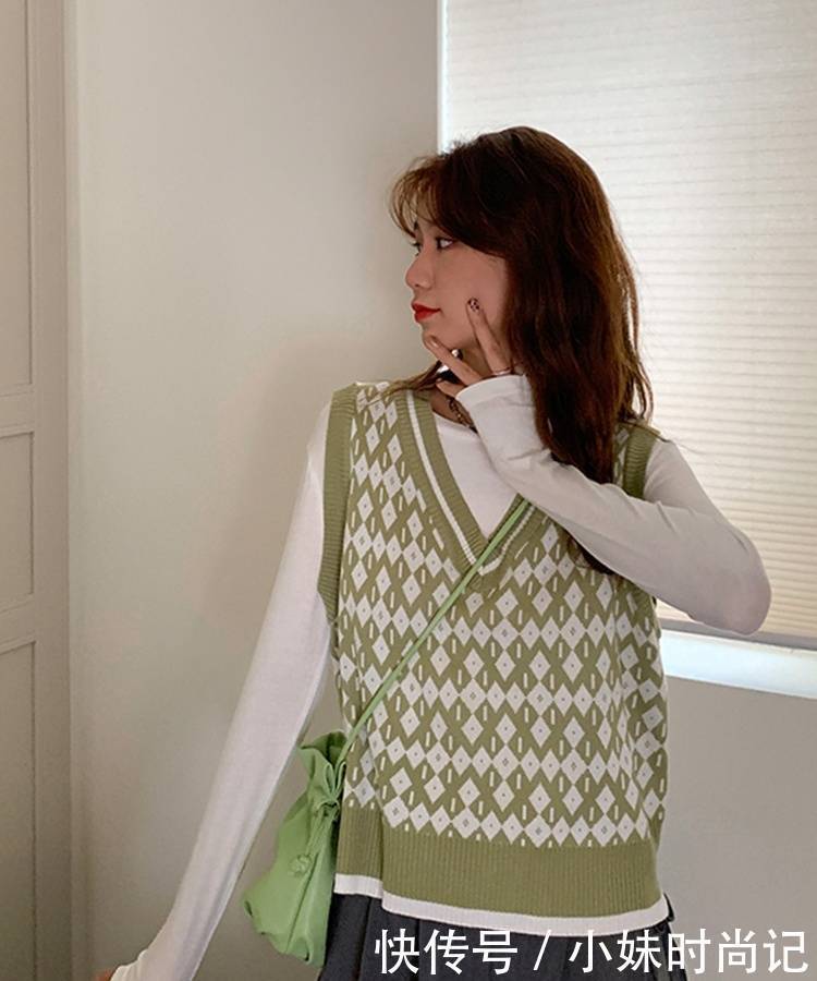 小马甲|超火马甲叠穿搭配,打造穿衣层次感,时尚又青春