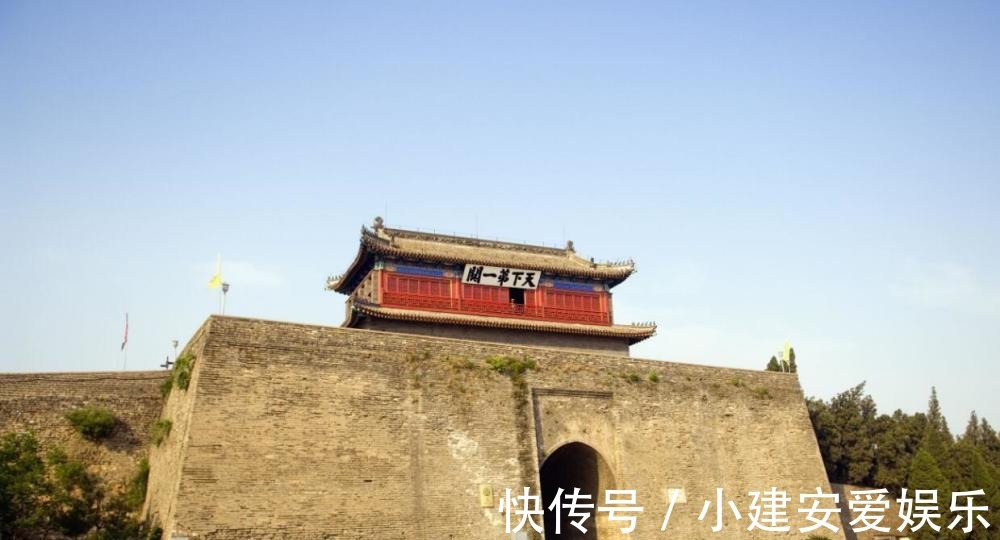 郭沫若|山海关孟姜女庙有一副对联，会读的人不多，郭沫若：我也看了好久