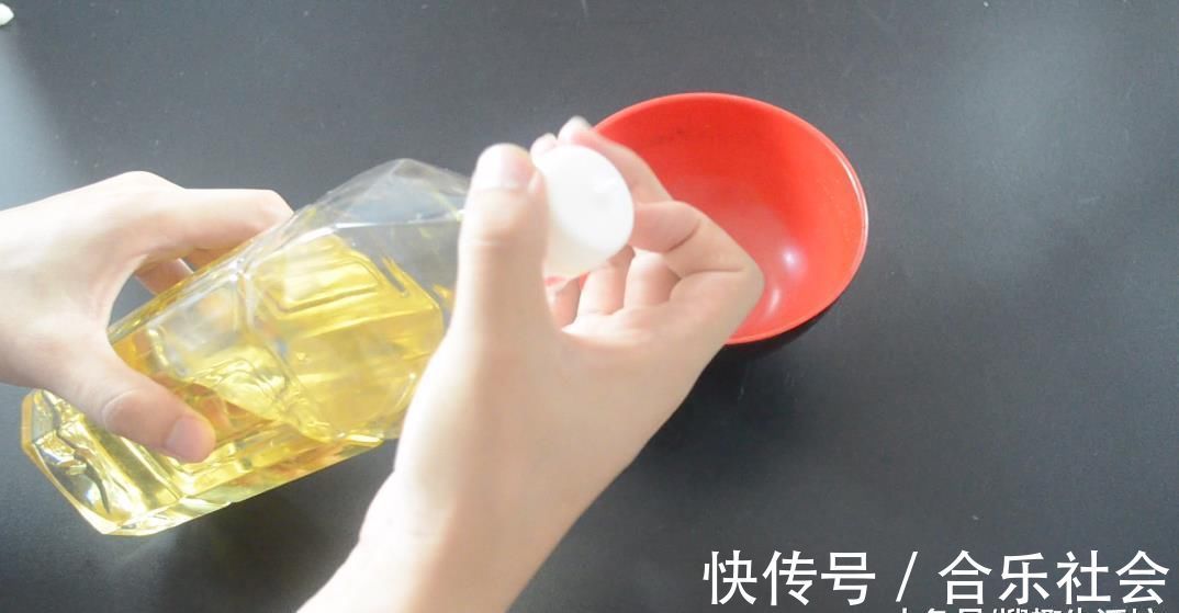 瓶盖上面戳一个洞, 没想到还有这个作用, 看完你会感谢我的