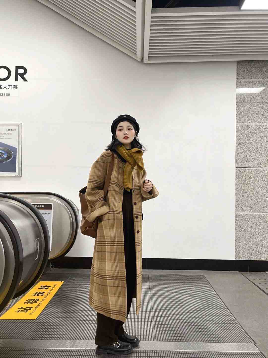 牛角扣 格纹大衣就选这四种配色,基础百搭不过时,让你美出新高度