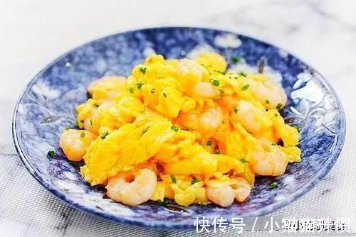 这盘鸡蛋竟是水炒的，不加1滴油，太鲜嫩，儿子吃得太上瘾！