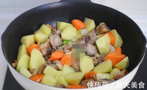 这道菜孩子们都爱吃,跟米饭是绝配,好吃易做,冬天吃最好