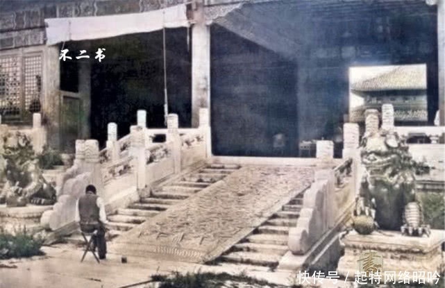 老照片|上色老照片：慈禧光绪西逃后无人打理的皇城，荒草萋萋，充满破败