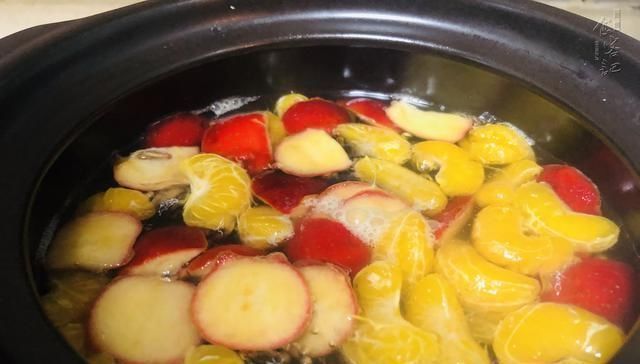 砂糖|咳嗽总不好90岁老奶奶用3种食材一起煮,润肺止咳,全家不咳嗽