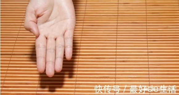 原来洗凉席这么简单，不用水冲不用晒，凉席立马干净如新