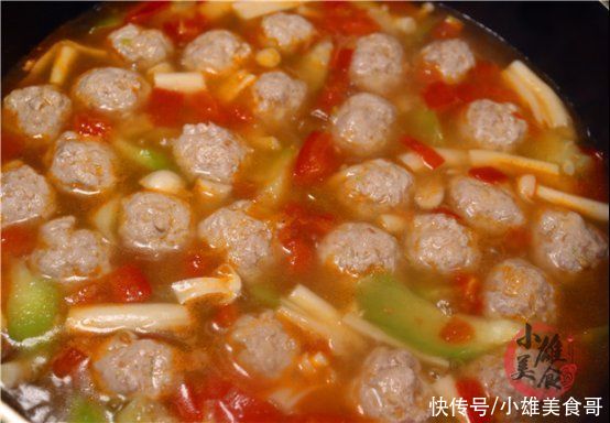 丸子|天气热要多喝这碗汤，用油少营养全，简单开胃，每次汤汁一滴不剩