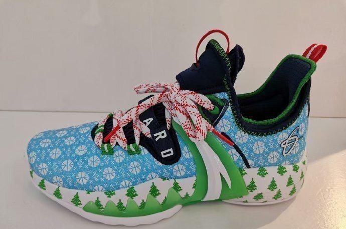 进口鞋 安踏联名“范思哲”!颜值满分,国外明星上脚,老外也爱进口鞋?