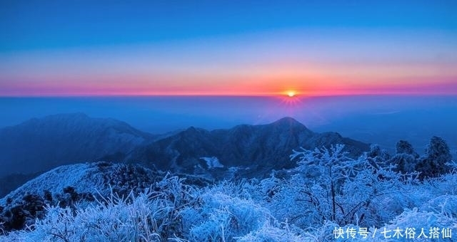 百年前 一伟人在这山下写了一首诗 百年后 一代伟人横空出世 全网搜