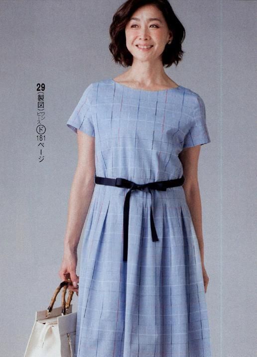 立体感|女人年过五十别总穿裤子，裙装穿得好优雅还减龄，显瘦也更显气质