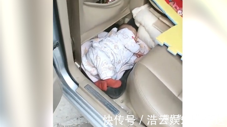 亲妈|估计只有亲爸亲妈, 才敢对宝宝做这种事情吧,你觉得呢