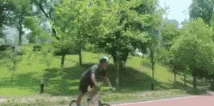 尾巴|收木头回家发现车上有一个尾巴,这是什么哈哈哈哈网友的回复亮了!