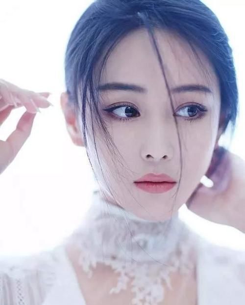 ?女生脸上有这5个“特征”，属于天生的“美人胚子”，越看越惊艳