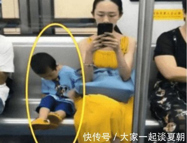 熊孩子|拒绝熊孩子!3岁小男孩地铁上走红,网友直呼:这就是教养