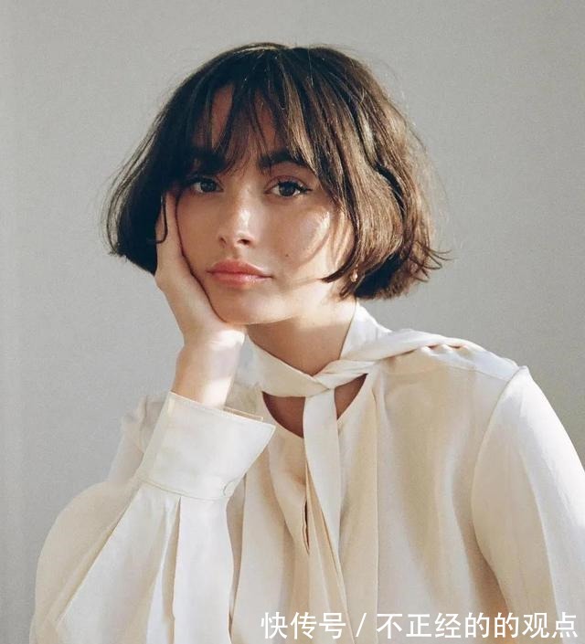 短发 40女人尽量少留长发、烫小卷,今年这3种发型正火,减龄特洋气