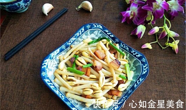 煸炒|八月，吃猪肉牛肉不如它，腊香味十足，营养搭配，10分钟端上桌！