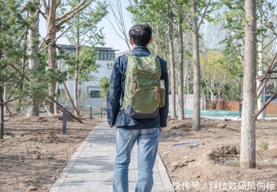 多特w更适合步行者的背包，让日常通勤更轻松，多特Walker通勤包体验